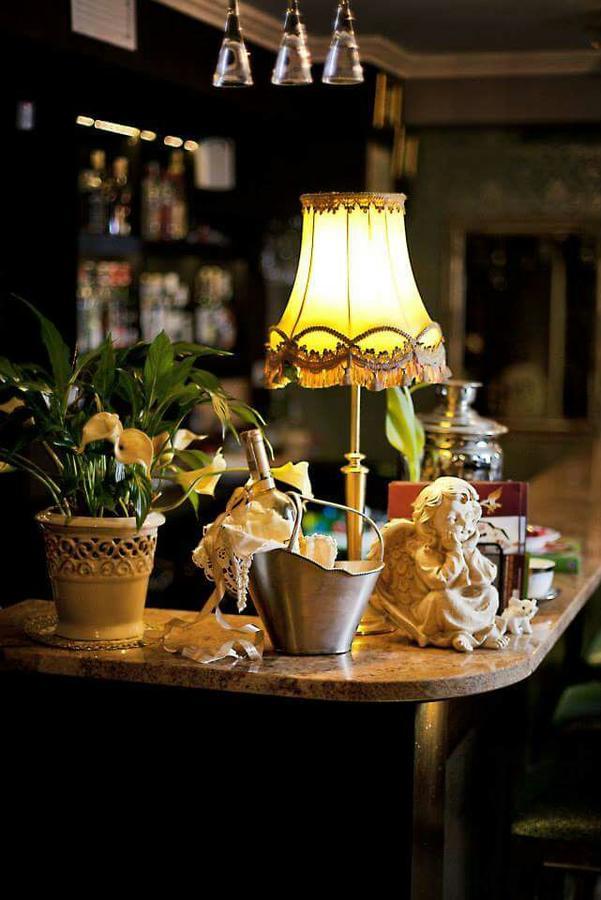Hotel Bialy Kruk à Starogard Gdański Extérieur photo