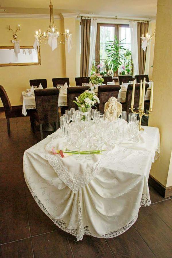 Hotel Bialy Kruk à Starogard Gdański Extérieur photo